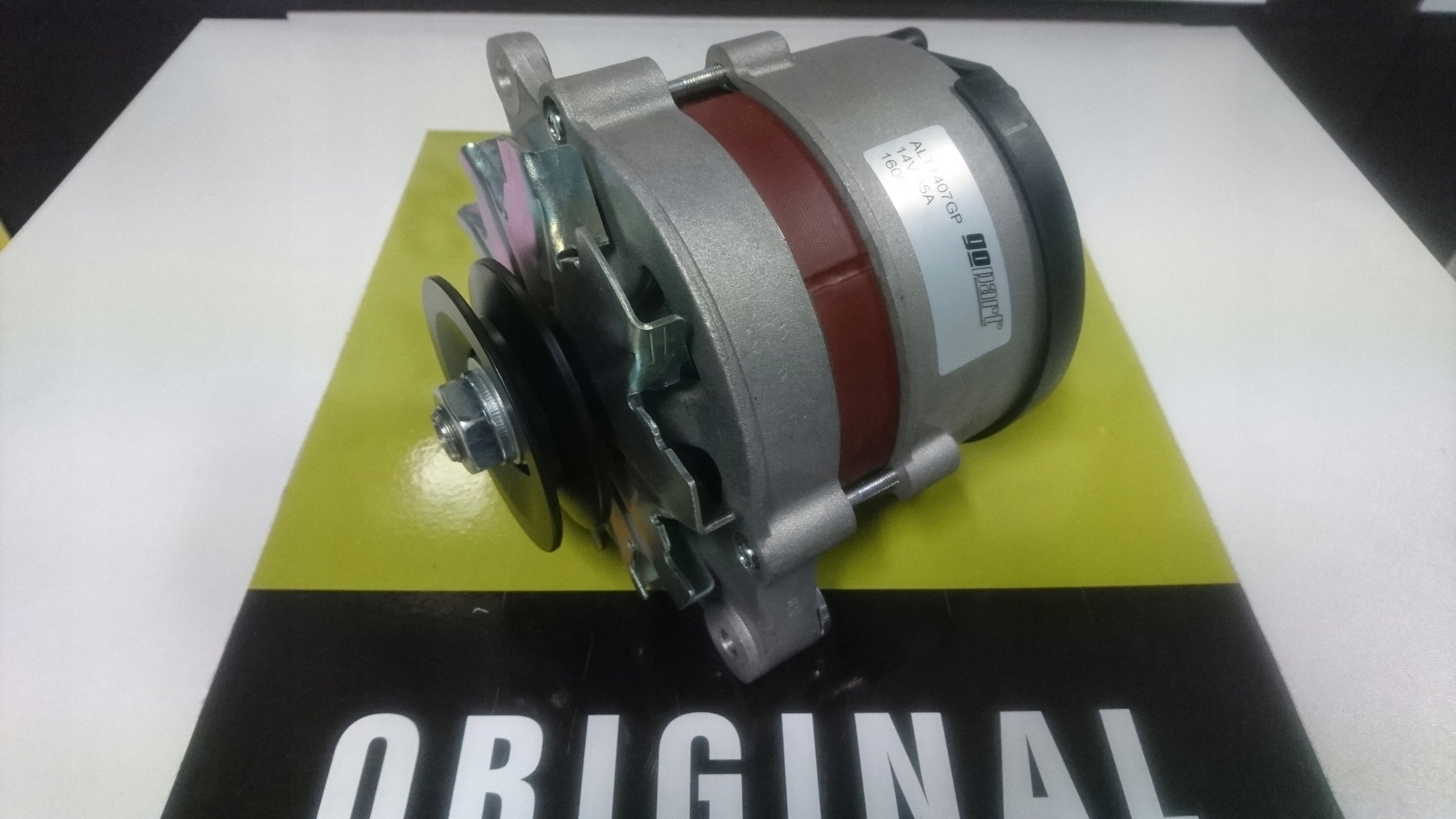 Alternátor renault mwm 14 v 65 a 1-REMENOVÁ výmena