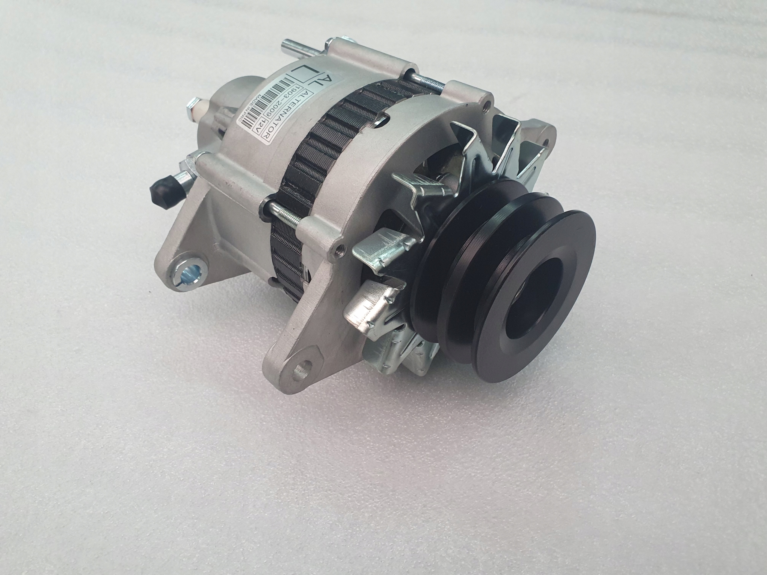 ALTERNÁTOR MOTORU TD27 NISSAN RW15A VYSOKOZDVIŽNÝ VOZÍK