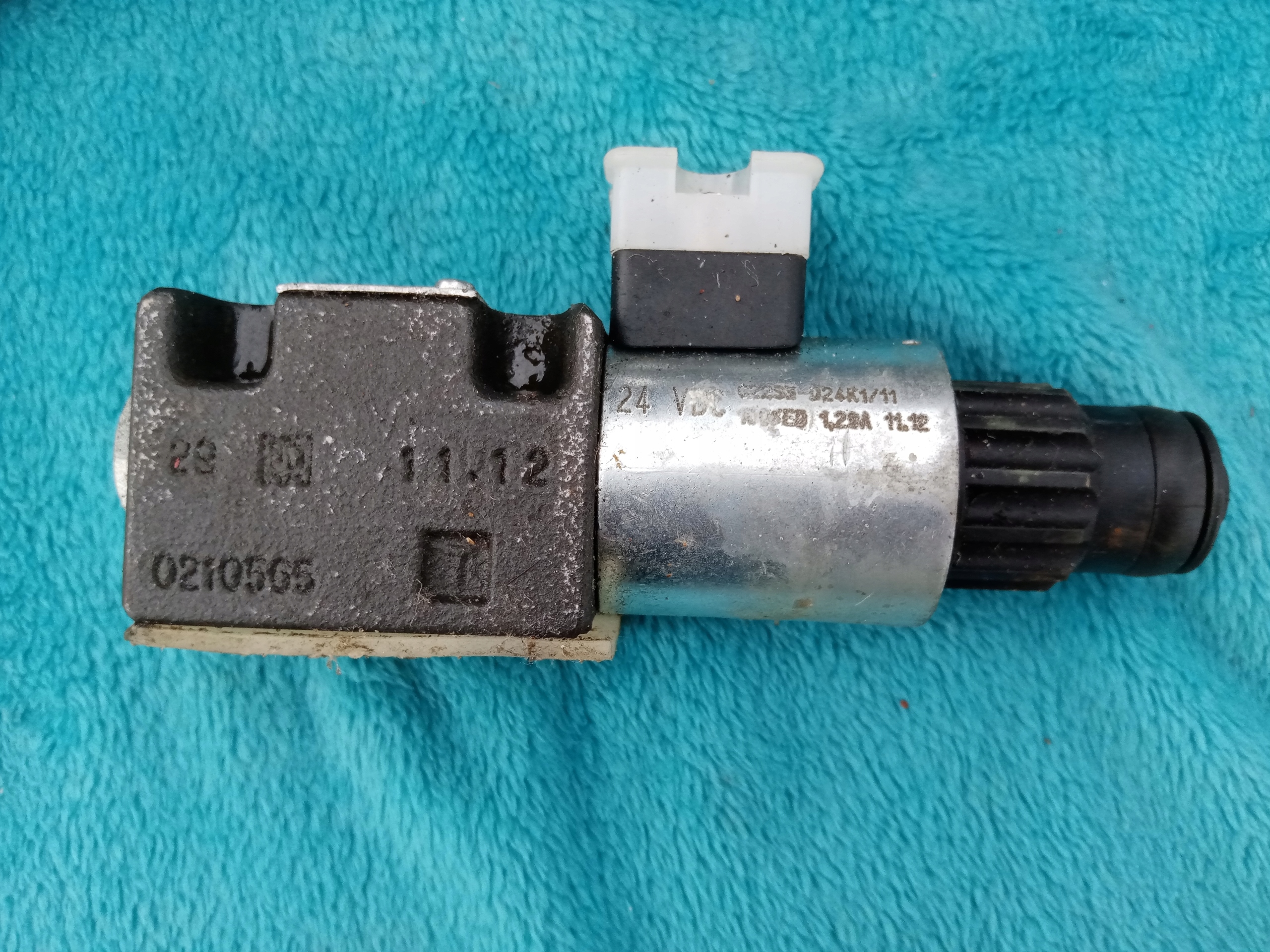 Smerový elektromagnetický ventil