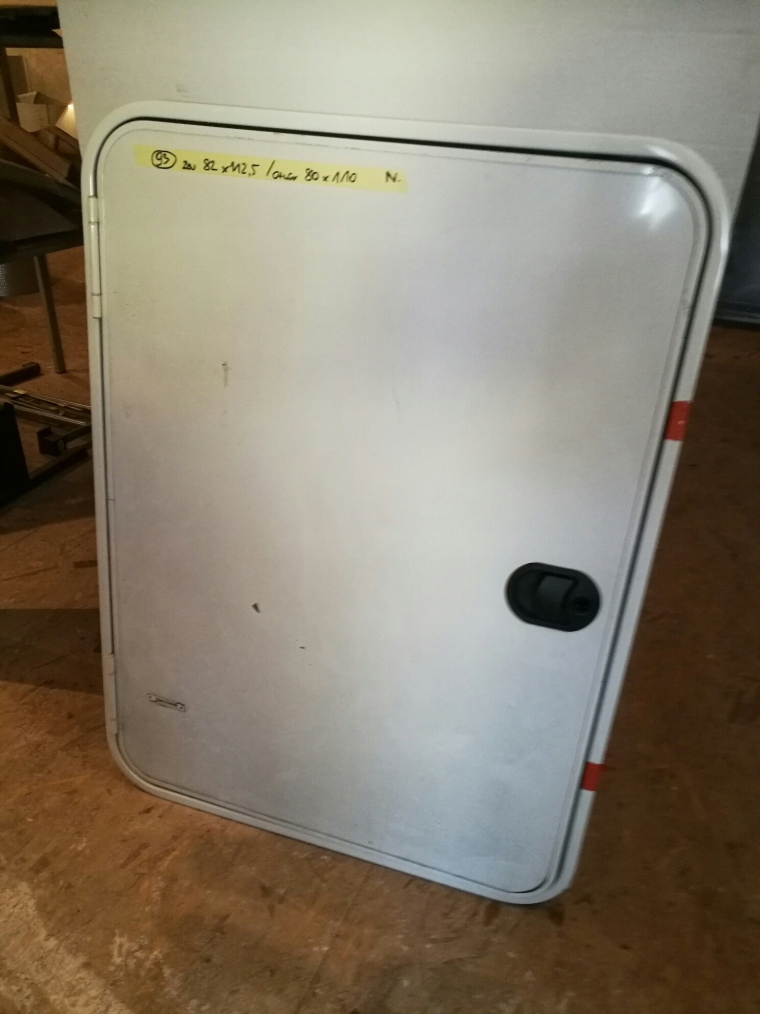 Servisné dvere pre kemping, obytné auto 80x110