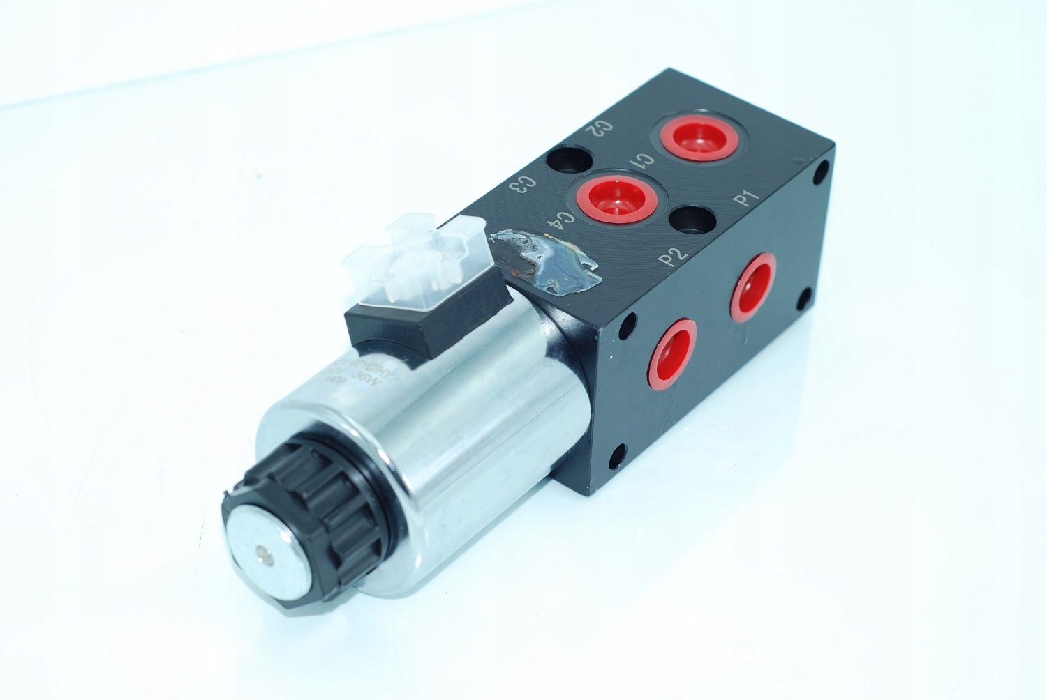 ELEKTRICKÝ VENTIL 12V HYDRAULICKÝ OKRUH 1/2 "9