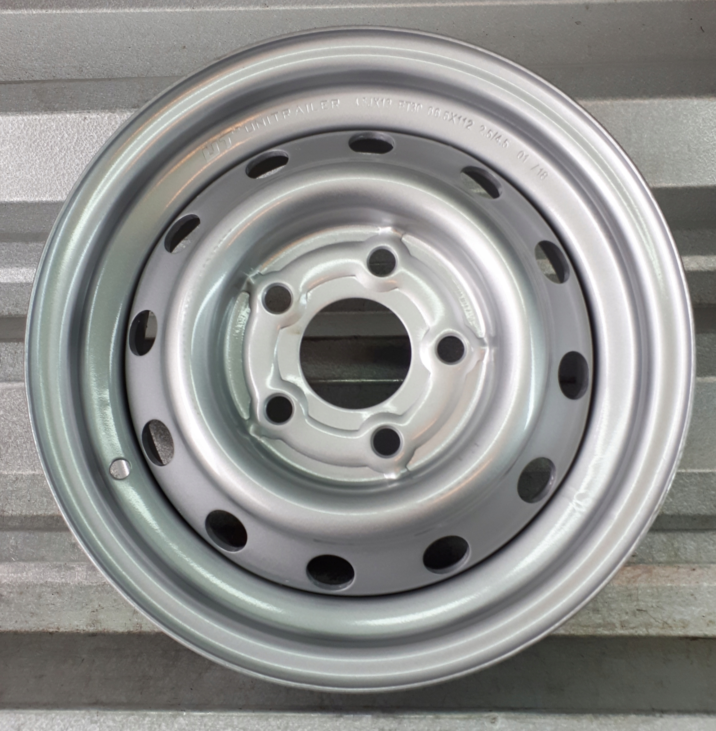 Ráfik prívesu 13 "5x112 r13 et30 4,5J