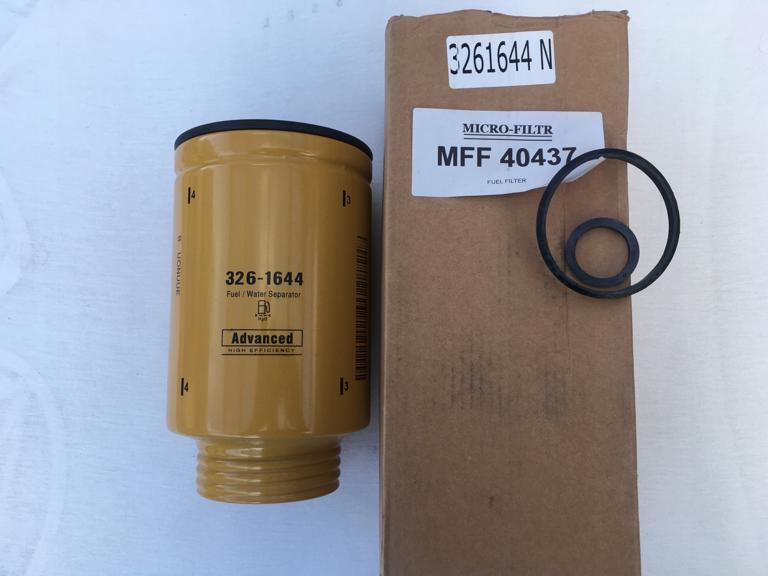 Palivový filter / odlučovač vody CAT 3261644