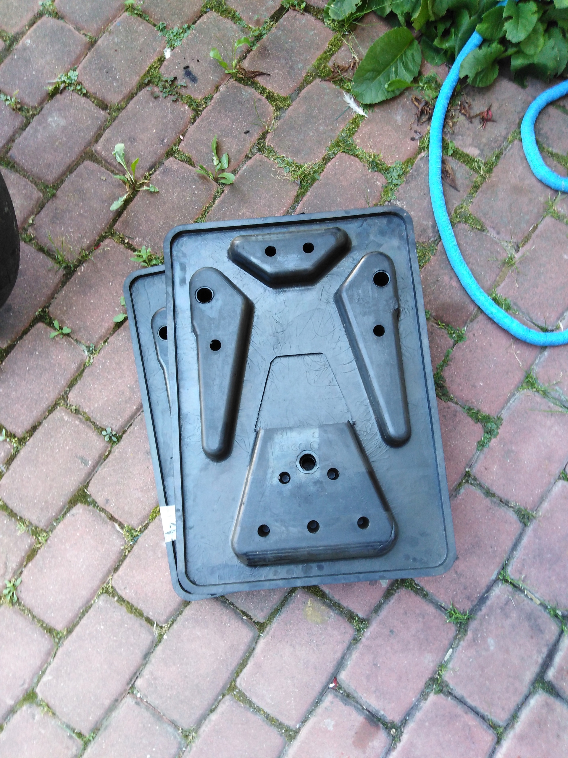 Gumené podpery pre puzdro 590 695 NH LB 115