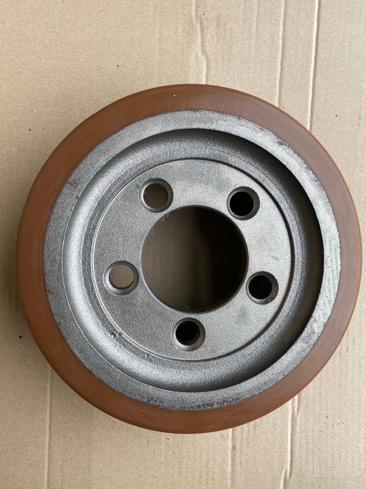 Hnacie koleso Linde 0039902311 253x100
