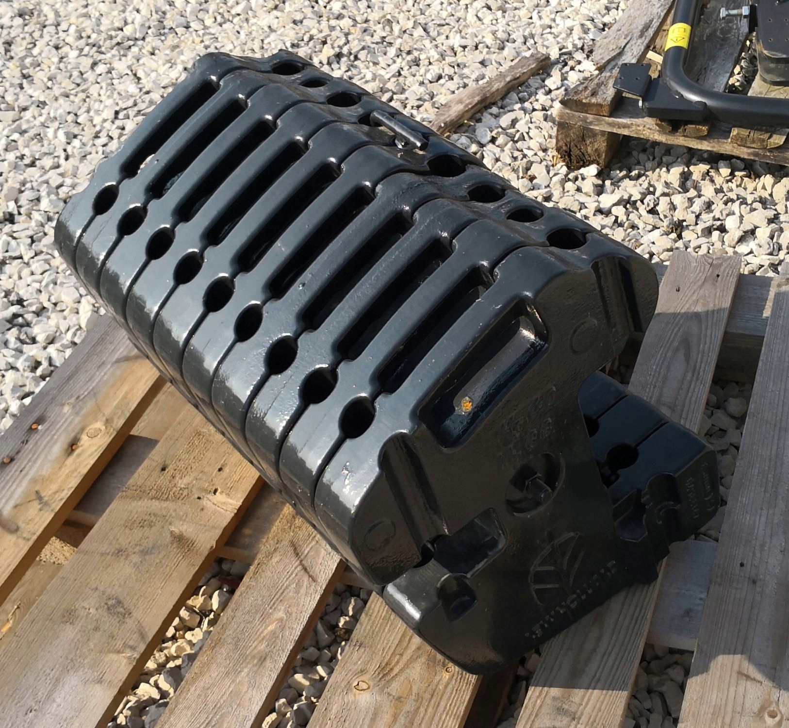 Hmotnosť prednej nápravy 10x40 kg New Holland T4 T5