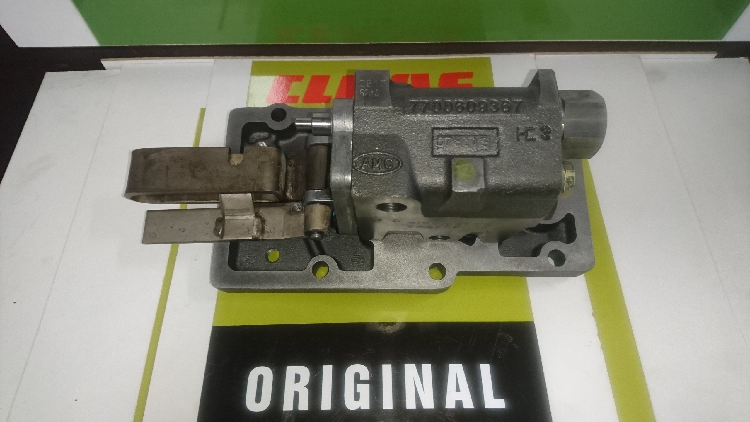 Potrubie renault hydr. jack ankle orig.