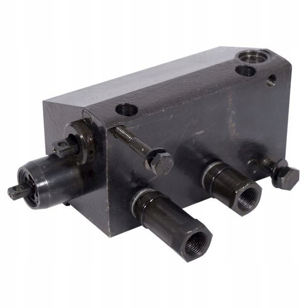 Hydraulický rozdeľovač výťahu URSUS C-360