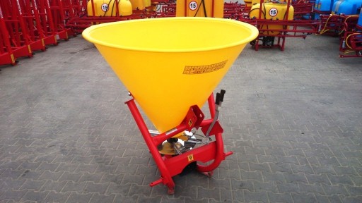 Rozmetač hnojív Strumyk Funnel 400l