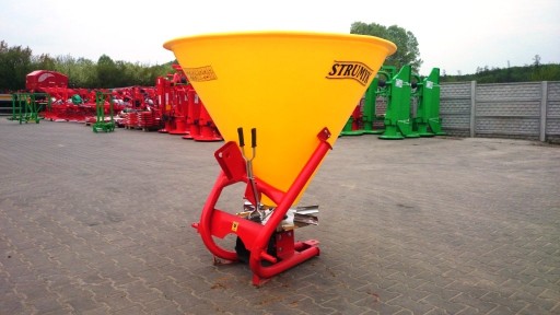 Rozmetač hnojív Strumyk Funnel 500l