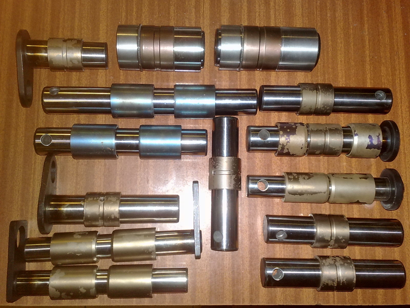 ŠROUBY + KUSY SADY KUBOTA KX41-2 KX36-2 SADA