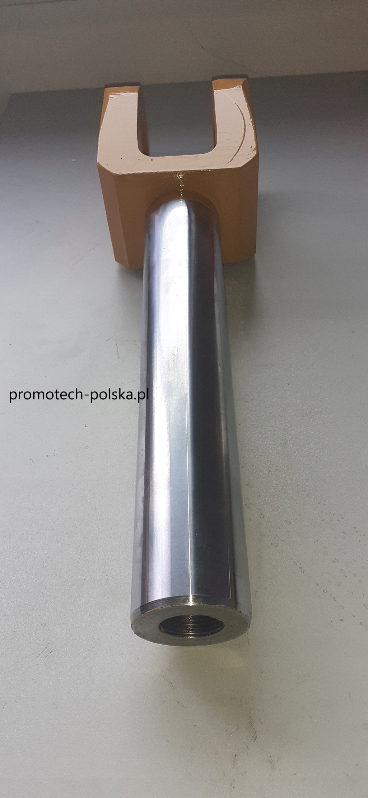Otočný valec CASE 580 SLE SM 580SK piestna tyč