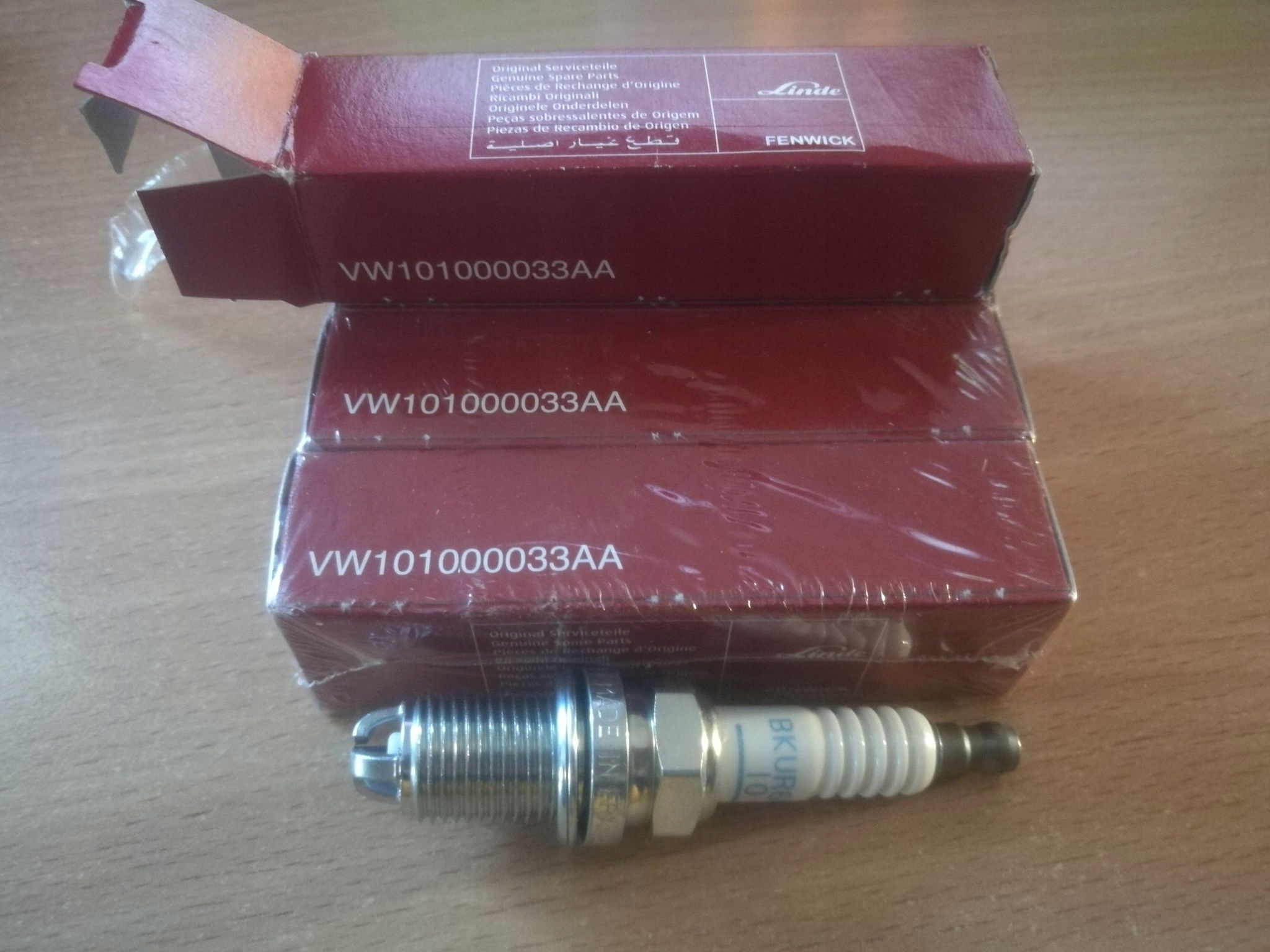 Zapaľovacia sviečka LINDE ORIGINAL VW101000033AA