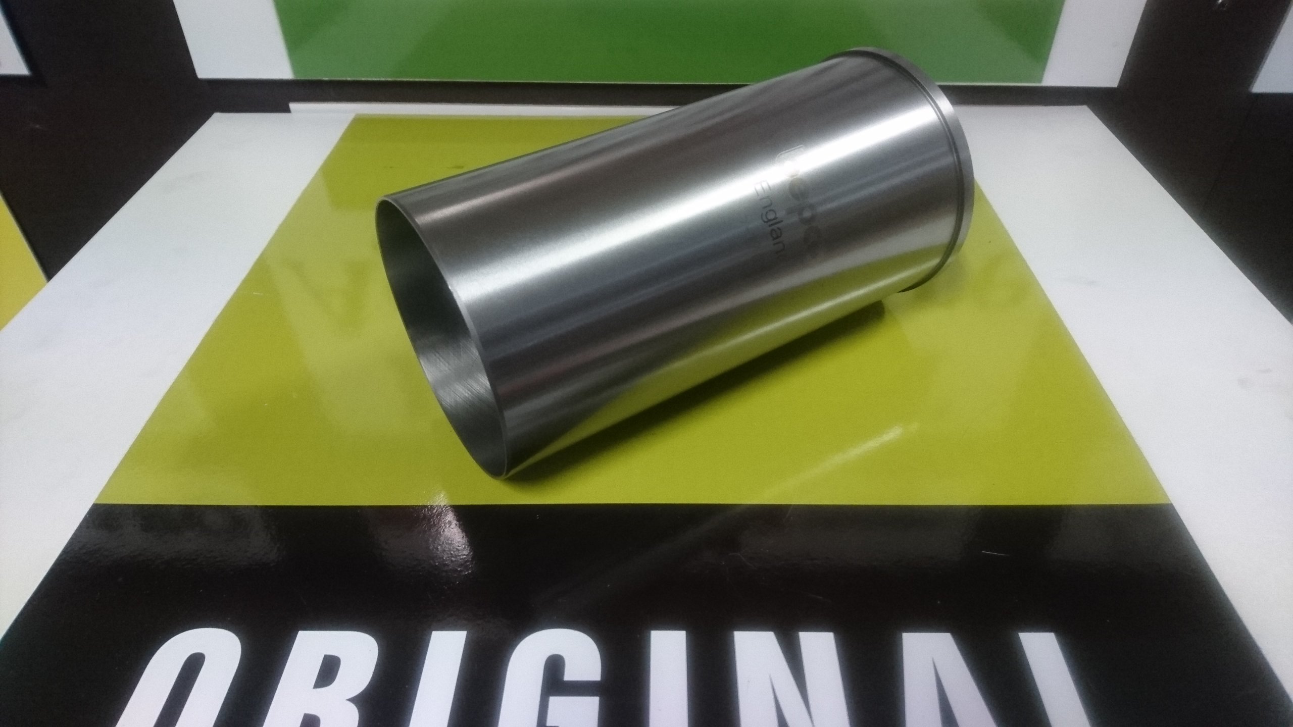 Pouzdro renault fendt mwm cylinder 105mm suchý