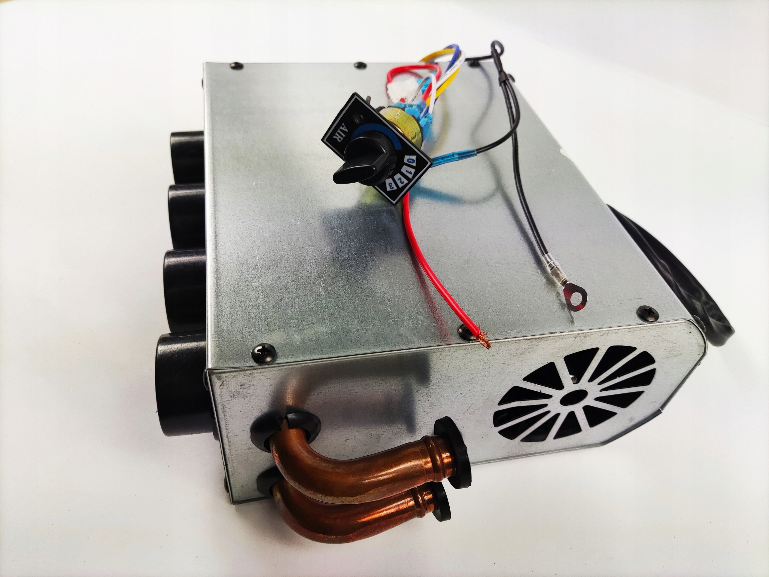 UNIVERZÁLNY OHrievač VODY 4,3 KW 12 v