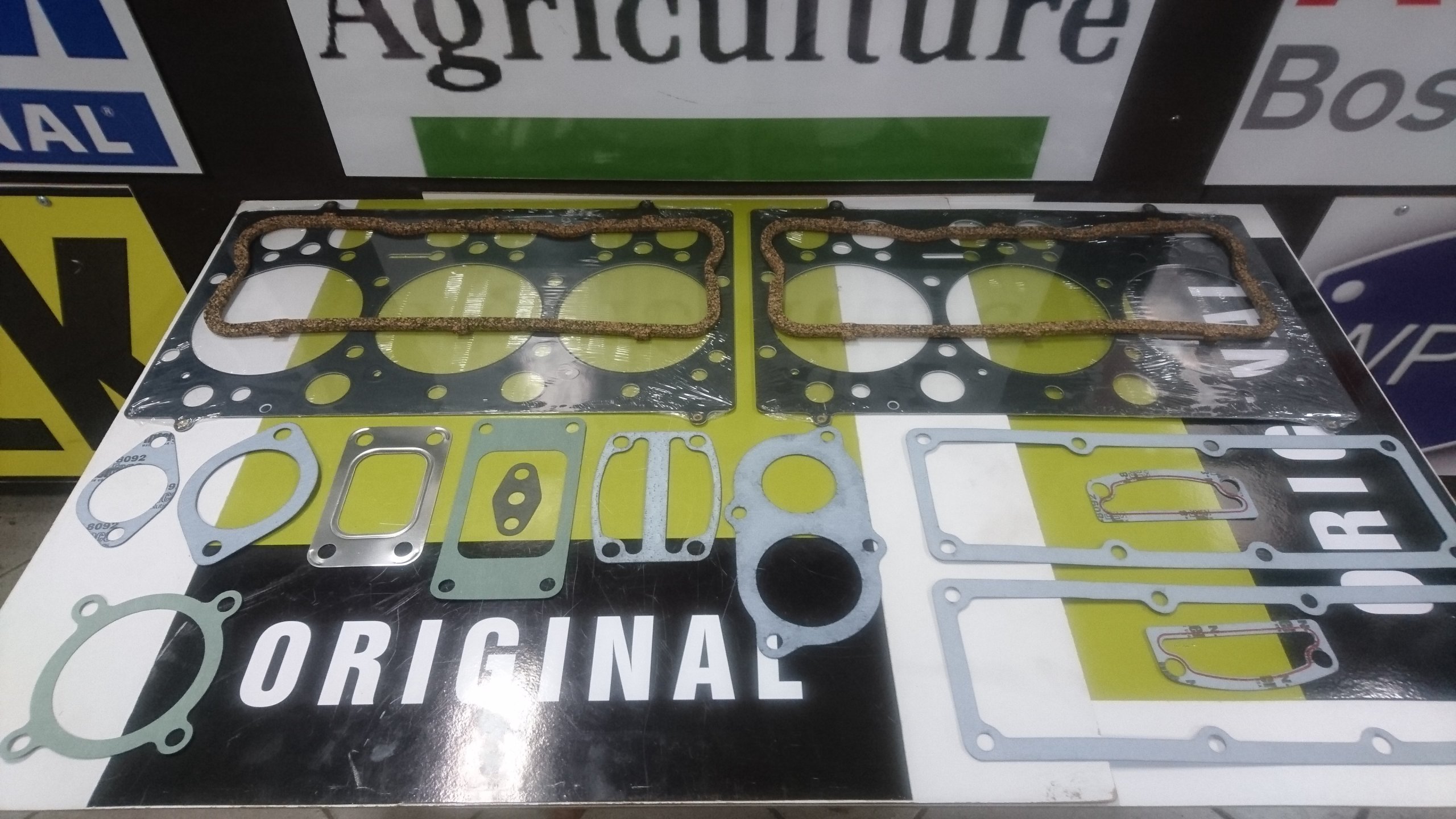Tesnenia valtra case sisu 620D hlava