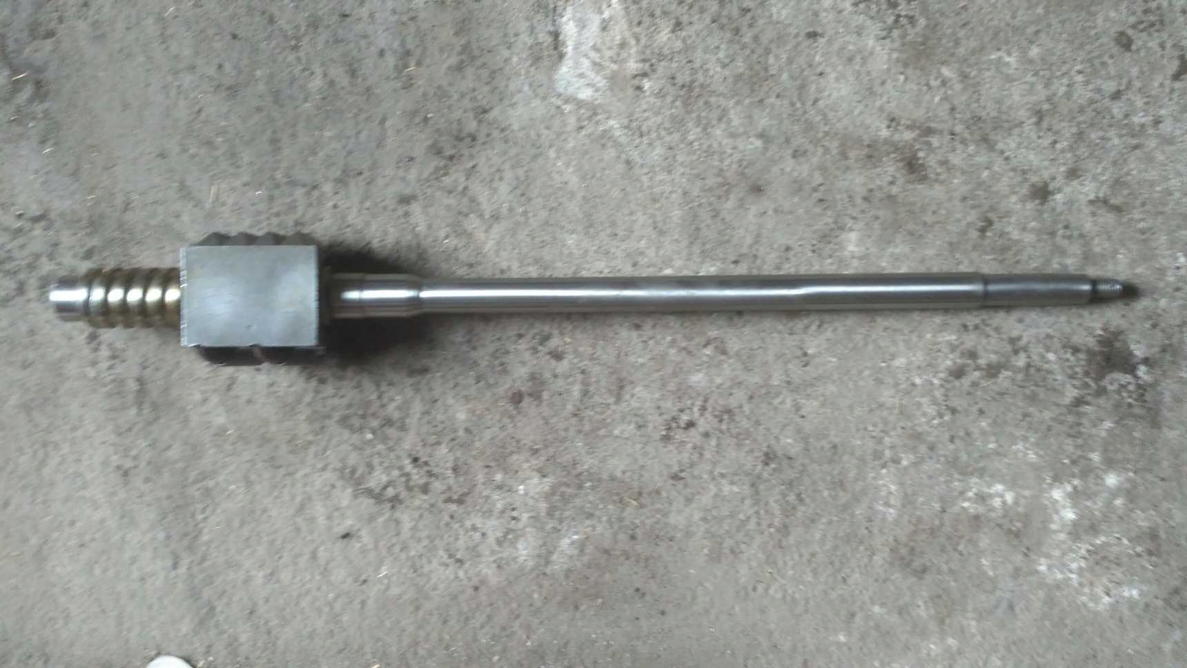 Hriadeľ riadenia s maticou C-360